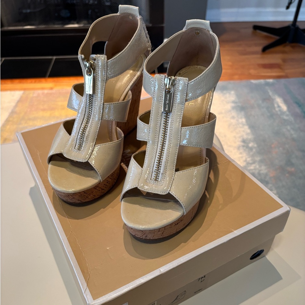 MICHAEL Michael Kors Cream Patent Damita Wedges in Ecru